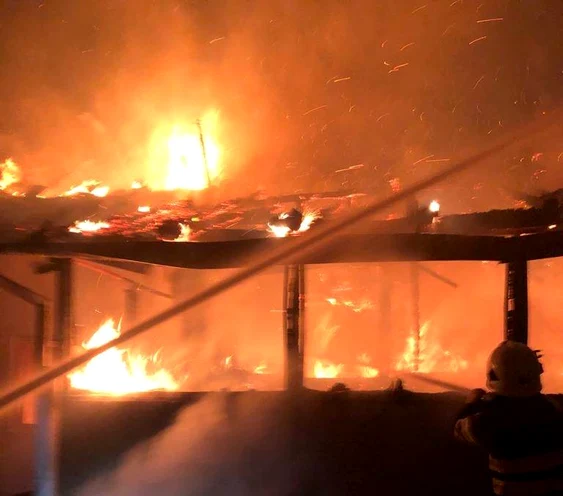 Au ars bunurile din anexă FOTO ISU Arad 
