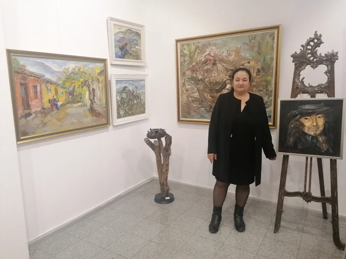 Lena Stanca, soția lui George Stanca, ne prezintă portretul pictat de Marinela Măntescufoto: Click!