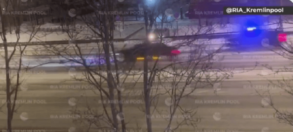 Agitație la Kremlin înaintea discursului lui Putin: imagini cu un convoi de blindate VIDEO