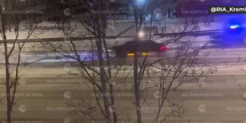 Un convoi de mașini blindate a fost surprins în timp ce se îndrepta spre Kremlin  Foto Captură video Twitter jpg