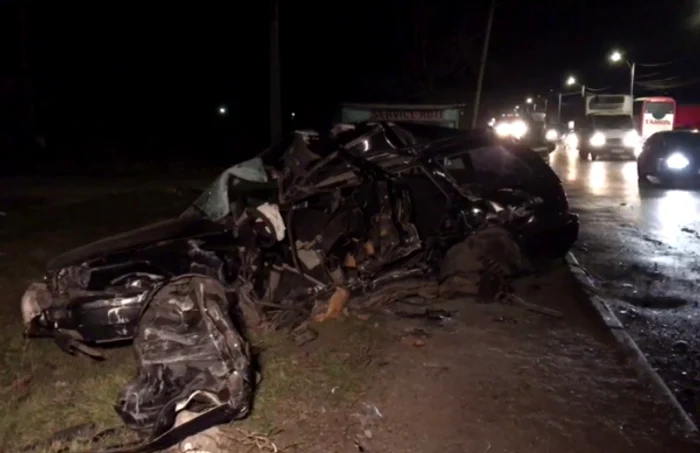 Accidentul s-a produs la ieşirea dintr-o benzinărie   FOTO Iulian Bunilă