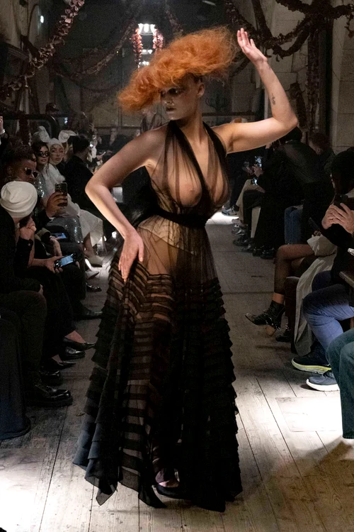 Maison Margiela a făcut furori cu această colecție (Foto: Profimedia)