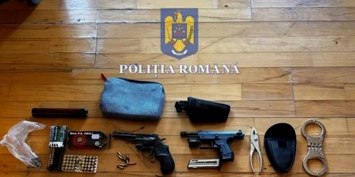 Arme și muniție găsite în locuința unui bărbat din Timișoara  politia romana jpeg
