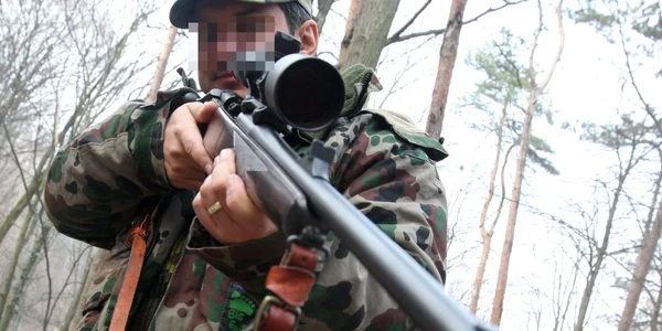 Braconierii aveau arma pregătită de vânătaore