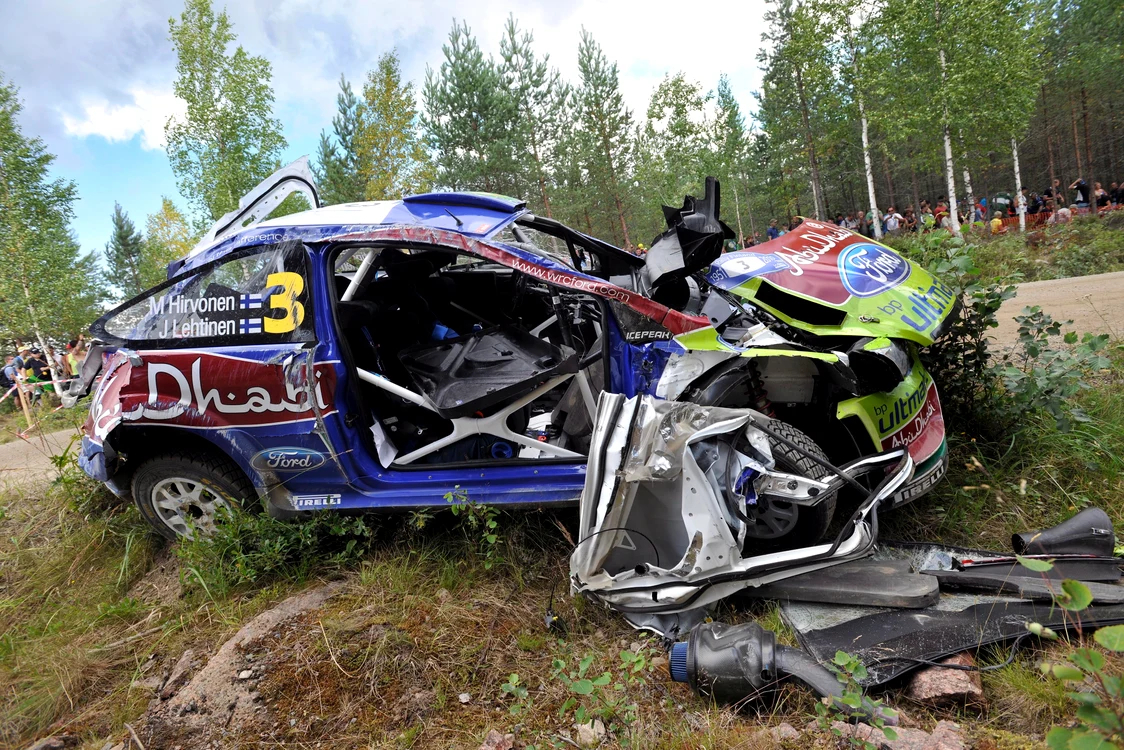 
    Aşa arăta maşina Ford Focus a lui Hirvonen după accidentul din Finlanda  
