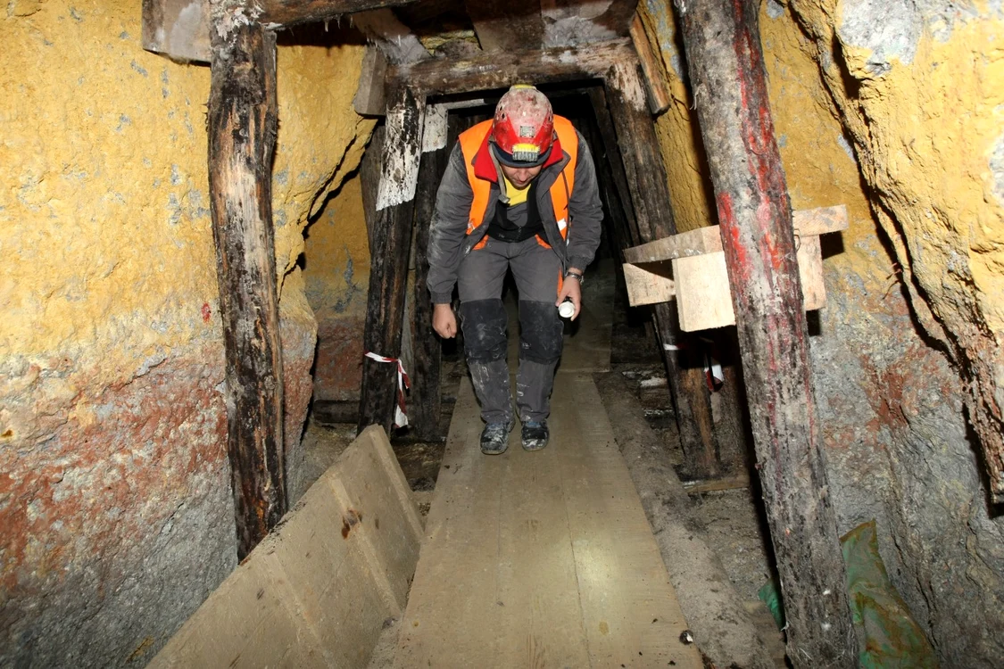 Proiectul minier de la Roşia Montană a generat mari controverse în societatea românească  FOTO: Marian Iliescu