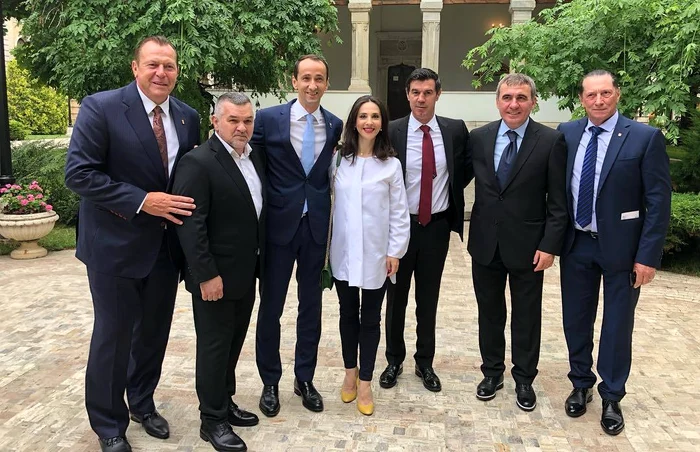 2 sportivi andreea raducan papa francisc palatul cotroceni 5 jpg jpeg