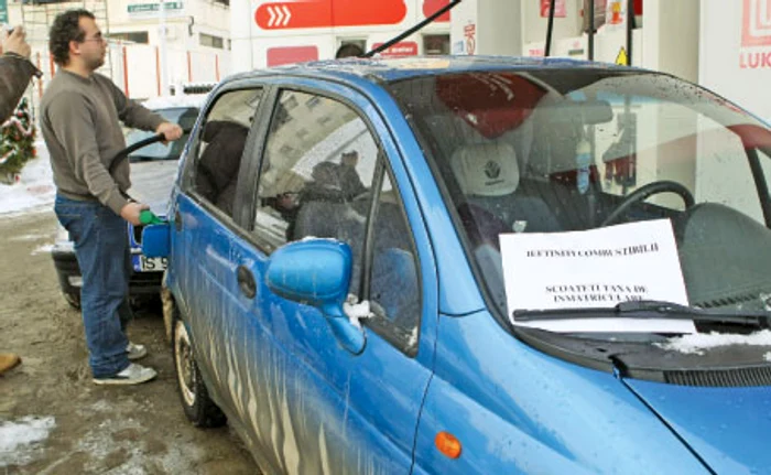 Ieşenii au alimentat la pompă doar de un leu