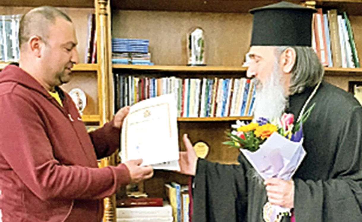 Taximetristul Sercin Ristea și ÎPS TeodosieFoto: Arhiepiscopia Tomisului