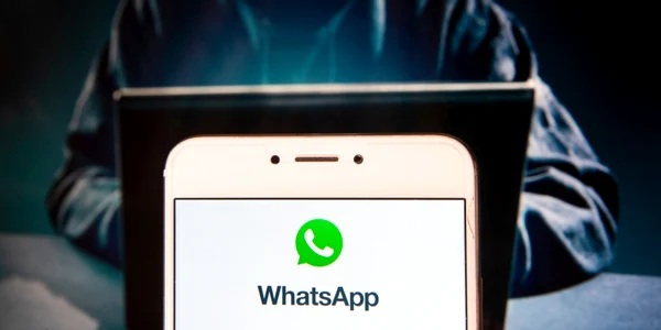 Whatsapp virus malware hacker FOTO Shutterstock