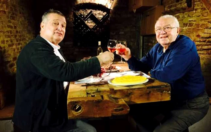 Poetul Mircea Dinescu, alături de actorul Alexandru Arşinel FOTO TVR