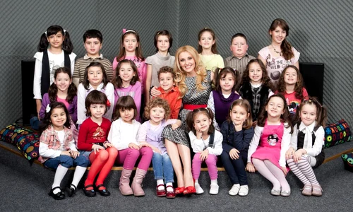 alina sorescu si copiii jpeg