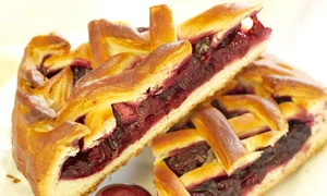 tarta cu visine shutterstock 89260201 jpeg