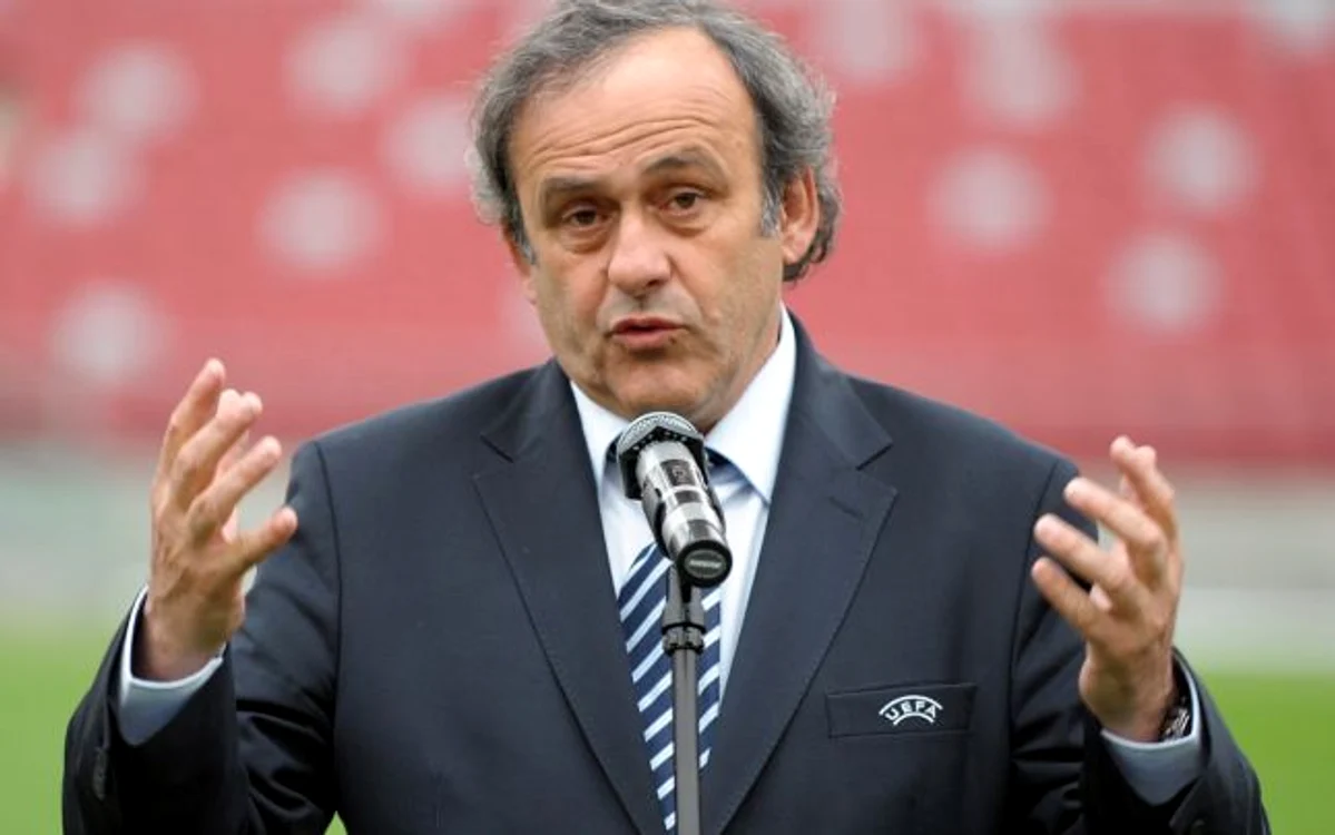 Michel Platini vrea să conducă şi FIFA
