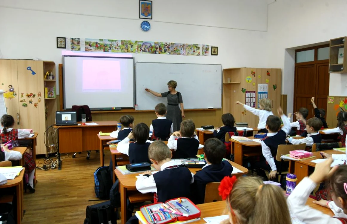 Noile manuale vor ajunge în şcoli în varianta tipărită spre finalul lunii noiembrie                                     FOTO: Marian Iliescu / Adevărul