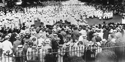 Cele mai periculoase secte din lume Ku Klux Klan Washington 1925 FOTO AP