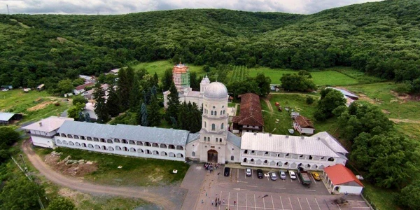 Mănăstirile din Tulcea sau locul unde se odihnesc sfinţii