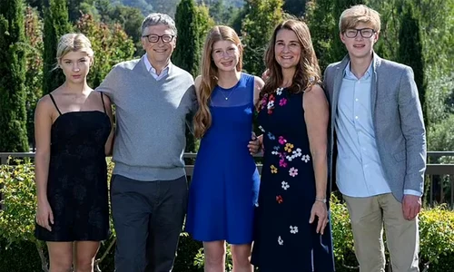 Bill Gates cu familia  sursa   Instagram jpg