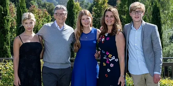 Bill Gates cu familia  sursa   Instagram jpg