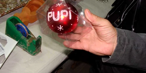 Piteşti: Globuleţe hand-made făcute la Curtea de Argeş