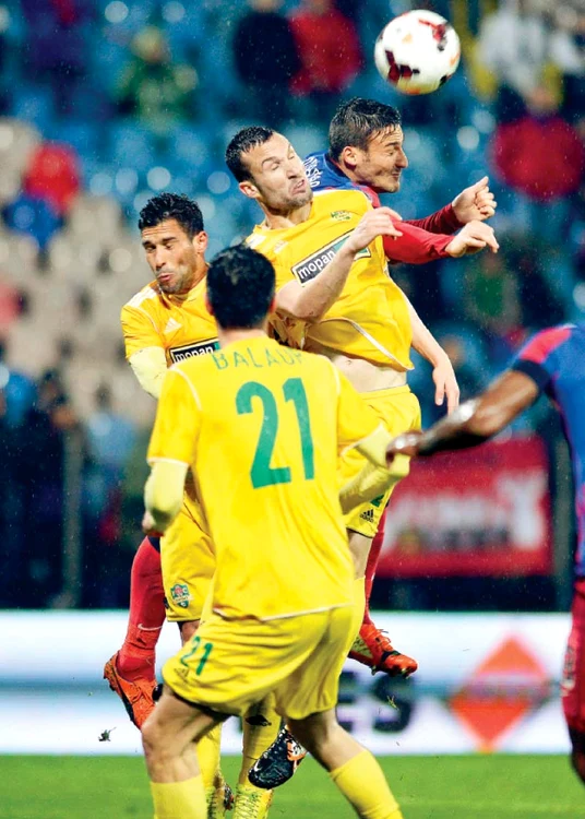 Fotbalişti de la Vaslui joacă „pe burta goală” de mai multe luni (FOTO: Răzvan Păsărică)