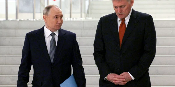 Vladimir Putin și Dmitri Peskov FOTO AFP