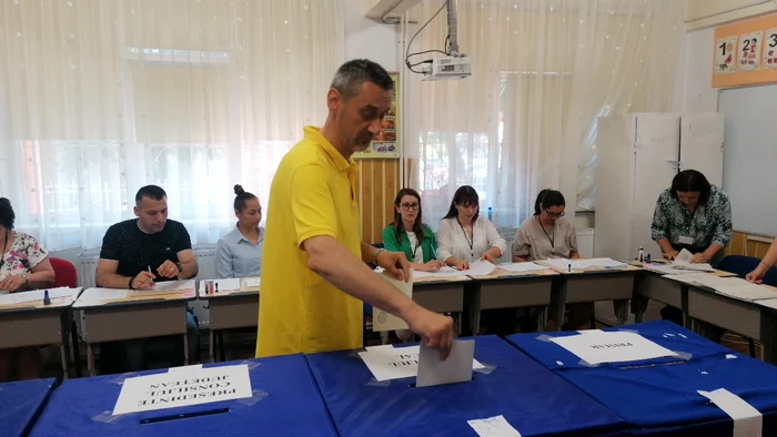 Mario De Mezzo (PNL) pare că l-a devansat pe primarul Emil Moț