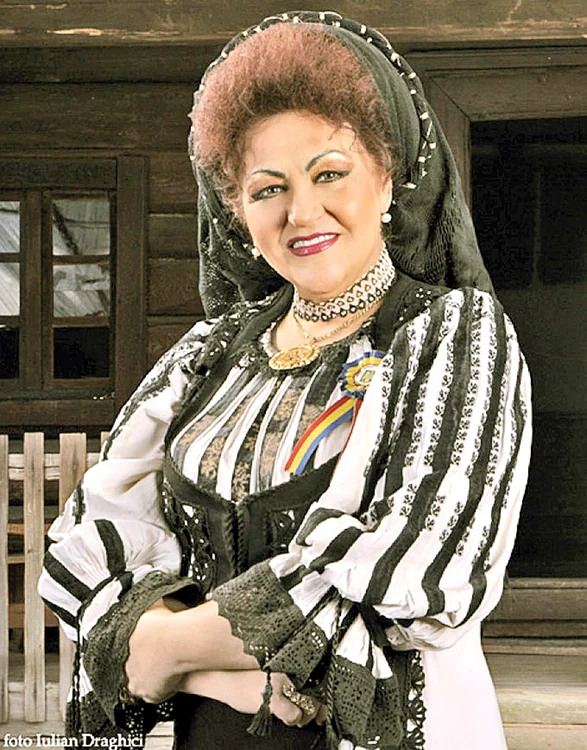 Elena Merişoreanu (73 de ani) se coafează singură