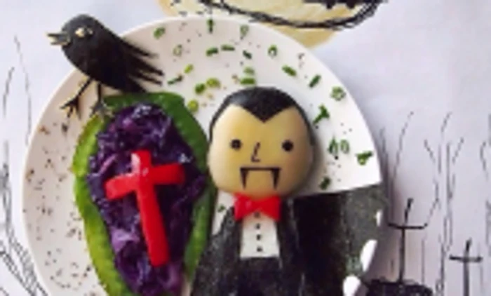 Chipul lui Dracula a fost desenat din bucăţi de ardei roşu FOTOGRAFII: Facebook