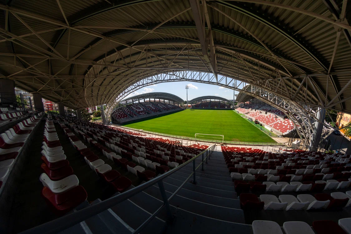 Noul stadion din Arad poartă numele baronului Francisc von Neumann, cel care a fondat pe UTA în aprilie 1945 și a ridicat vechea arenăFoto: sportpictures.eu