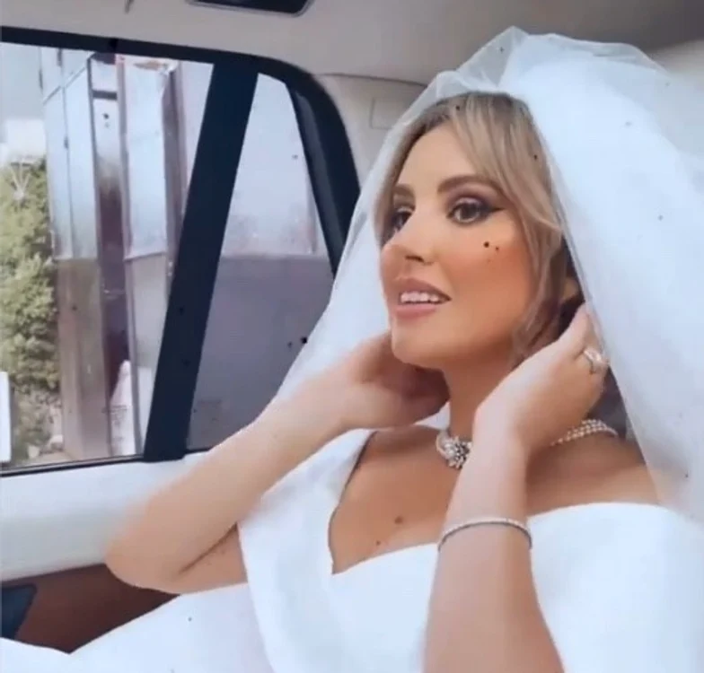 
    Daiana Anghel a fost o mireasă superbăfoto: Instagram  