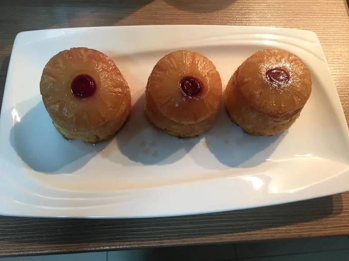 Miniprăjiturele cu ananas