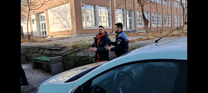 Bărbatul a fost dus în arest FOTO: Captura video