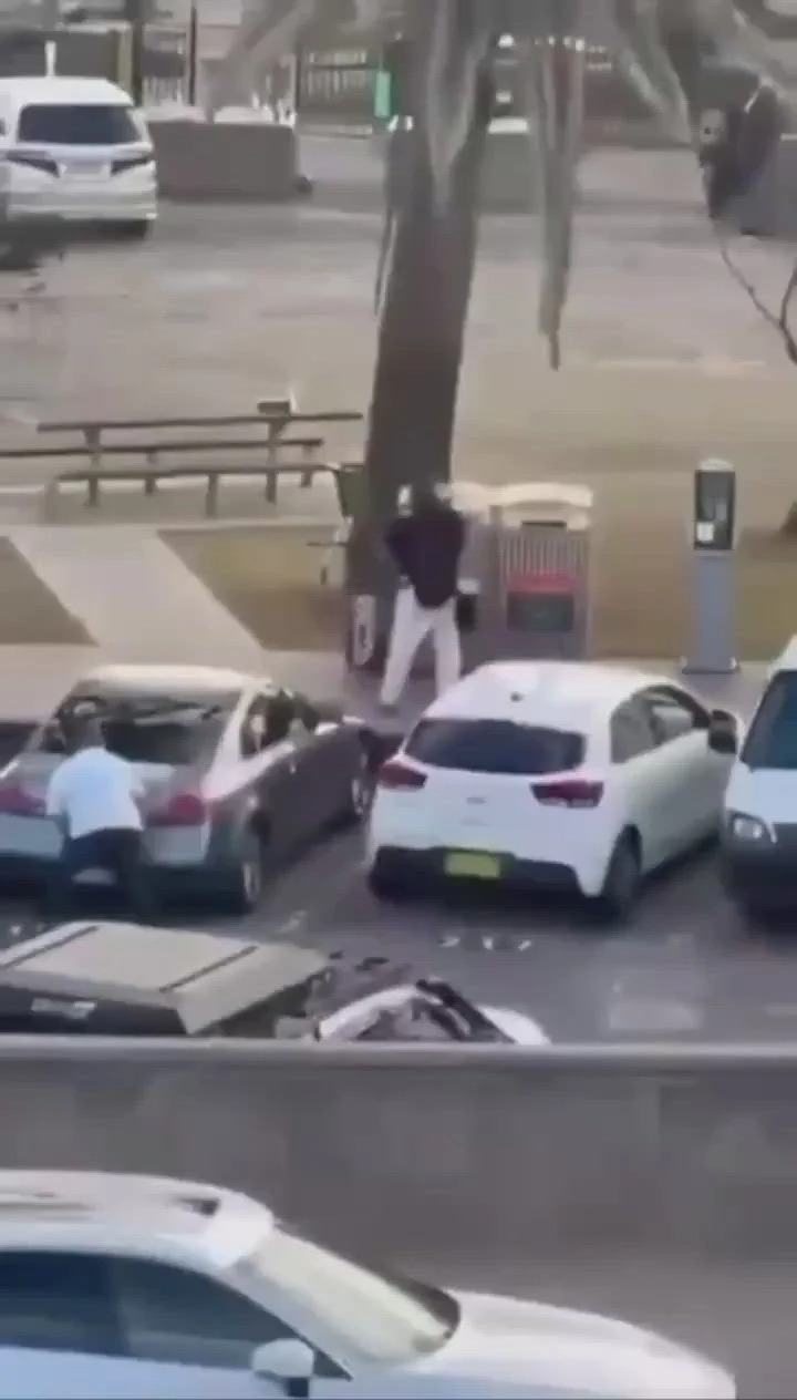 Atacatorii care au ucis 15 persoane pe plaja Bondi din Sydney s-au antrenat în Australia. Ce au făcut înainte de a deschide focul