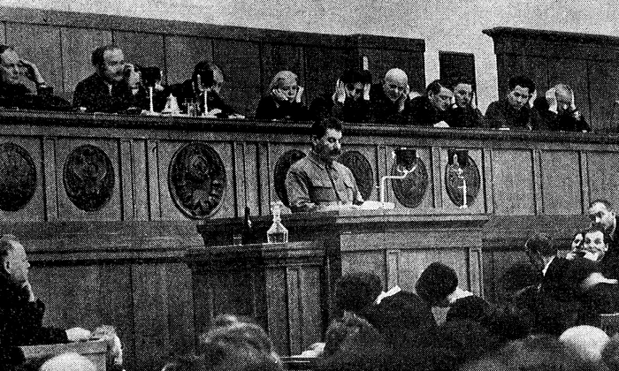 Iosif Stalin, la al XVII-lea Congres al Partidului Comunist Sovietic (© Wikimedia Commons) 