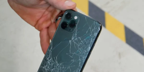 iPhone 11 test de durabilitate Captura via Youtube