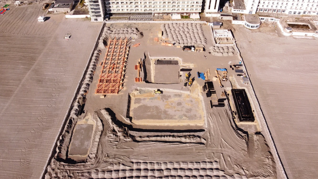 Lucrări ilegale pe Plaja Caelia din centrul stațiunii Mamaia FOTO USR Constanța