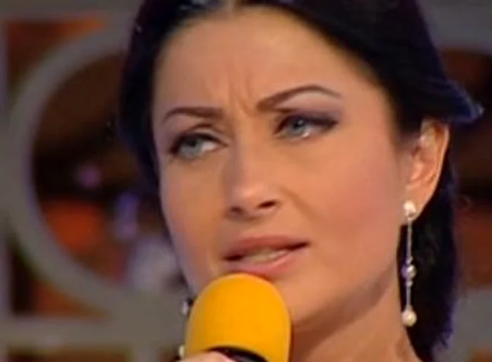 Gabi Cristea cu lacrimi în ochi (Captură Wowbiz)