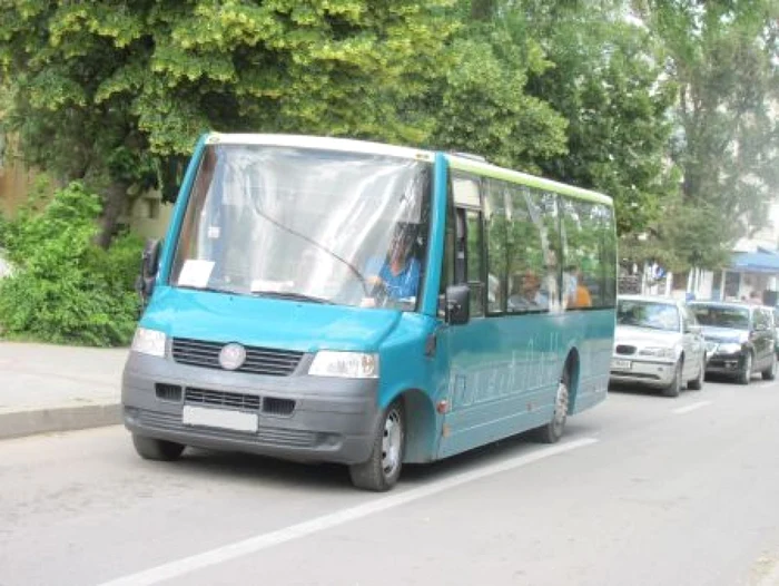 Microbuzele circulau fără numere de înmatriculare FOTO: M.S.