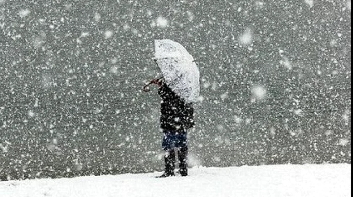 
    Meteorologii anunță că iarna își intră în drepturi în mai multe zone ale României  