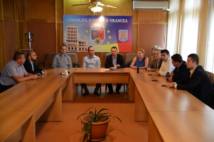 Consilierii judeţeni PNL au convocat o şedinţă extraordinară