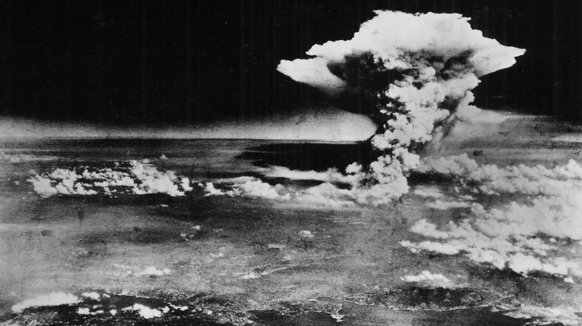 Calendar 6 august: 1945   Bombardierul american Enola Gay a lansat prima bombă atomică asupra orașului japonez Hiroshima jpeg