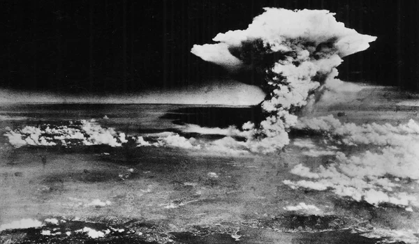 Calendar 6 august: 1945   Bombardierul american Enola Gay a lansat prima bombă atomică asupra orașului japonez Hiroshima jpeg