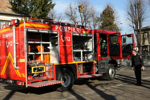 Cea mai modernă autoutilitară a pompierilor ieşeni