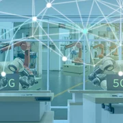 Roboti industrie 5g fabrica automatizare FOTO Shutterstock