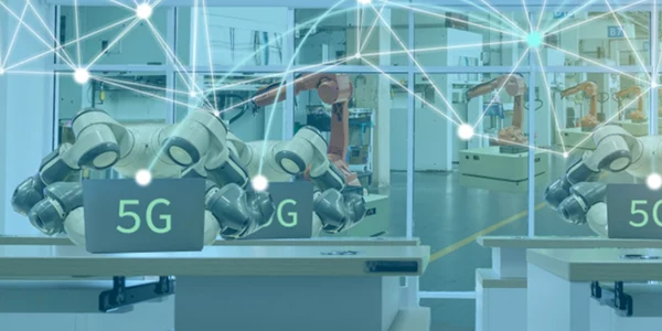 Roboti industrie 5g fabrica automatizare FOTO Shutterstock