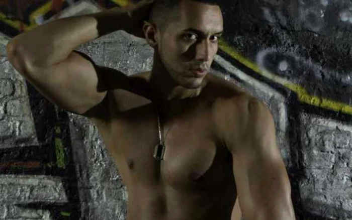 Bătrânica și-a dorit să asiste la un show de striptease masculin FOTO Adevărul