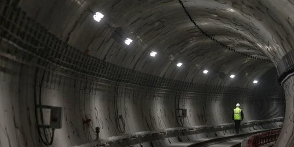 Imaginea Zilei / Compania Metrorex a invitat mai mulţi reprezentanţi media dar şi oficiali ai administraţiei locale la prezentarea stadiului lucrărilor la construcţia Magistralei 5 a metroului bucureştean în cartierul Drumul Taberei din Capitală / FO