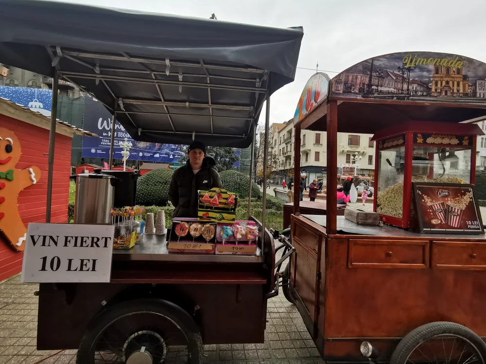Târgul de Crăciun din Piața Victoriei din Timișoara FOTO Ștefan Both