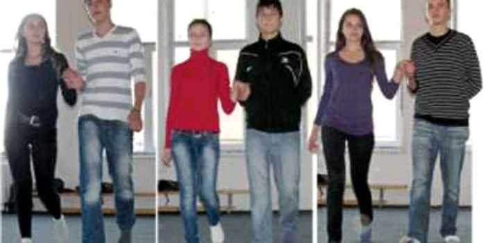 Bobocii se pregătesc pentru concursurile de „Miss şi Mister“